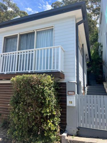Cosy Cottage Above the Hawkesbury w/ Jetty in Kariong