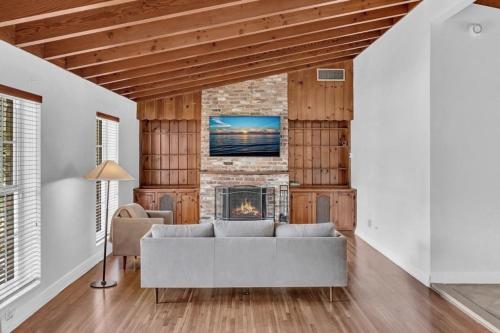 Casa Natalia 3BR Home with Pool in Hollywood Hills home in Hollywood, USA