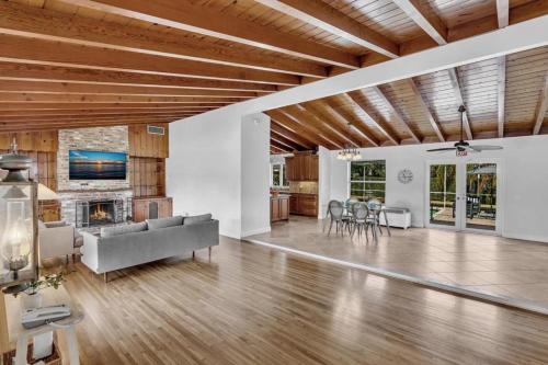 Casa Natalia 3BR Home with Pool in Hollywood Hills home in Hollywood, USA