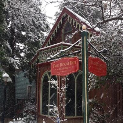 Two Room Inn Two Room Inn