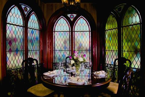 Two Room Inn Two Room Inn