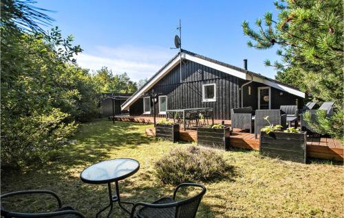 Garden, 4 Bedroom Cozy Home In Brovst in Brovst