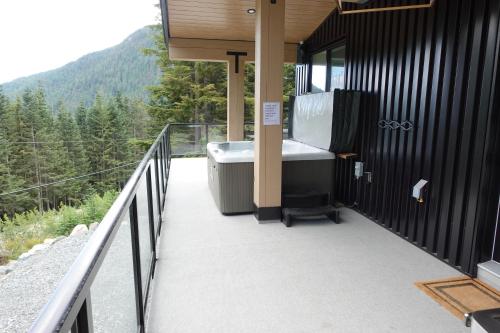 Black Diamond Cabin - Sasquatch Mountain Resort in Hemlock Valley (BC)