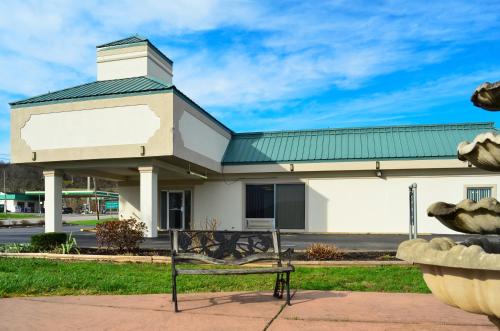 Motel 6-Pulaski TN - image 11