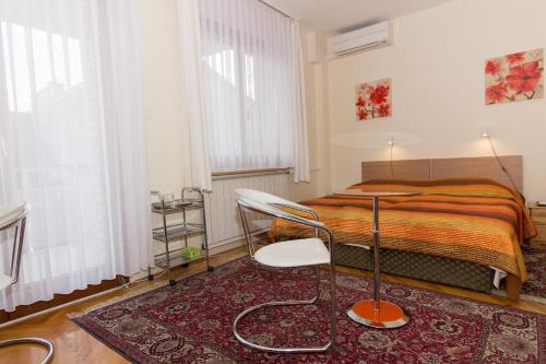 Budavar Bed and Breakfast - image 12