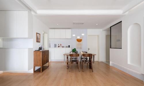 Eastern Hub - Bund Branch Cozy Chic 3bedroom Skyline&Shanghai Tower View Apt, Shanghai (photo 6)
