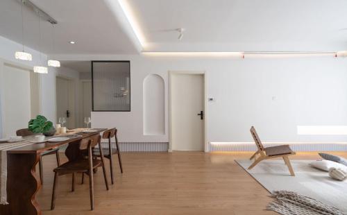 Eastern Hub - Bund Branch Cozy Chic 3bedroom Skyline&Shanghai Tower View Apt, Shanghai (photo 11)