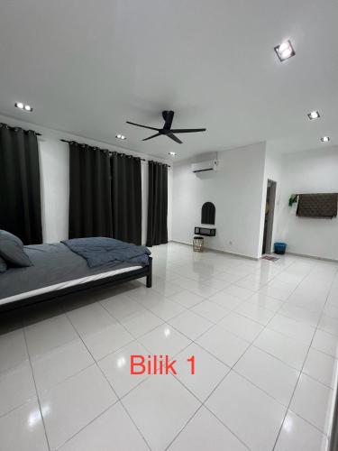 Meera Homestay near หาดกเลบัง