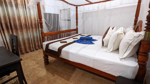 Deluxe Double Room image 3