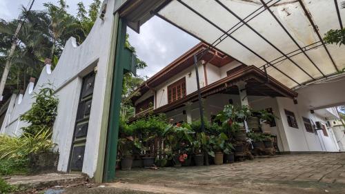 Three-Bedroom Villa image 1