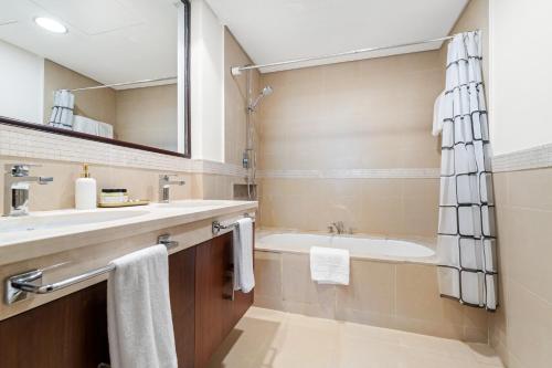 Luxury 2BR Skyline Sea View Direct Mall Metro Dining Shops City Walk, Dubai (foto 6)