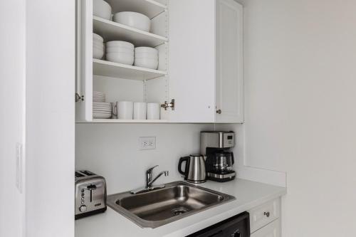 Blueground Midtown East studio apartment NYC-1617 in New York, USA