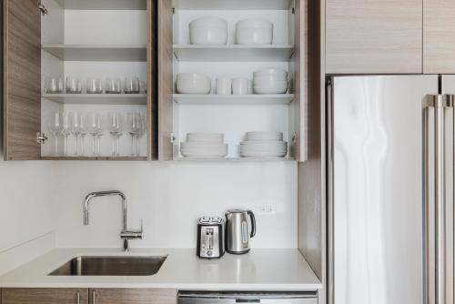 Blueground Midtown West 2bd apartment NYC-1626 in New York, USA
