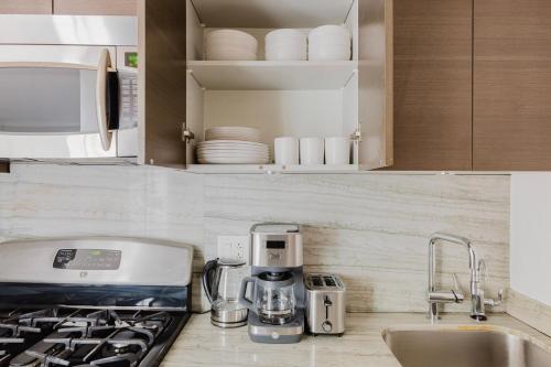 Blueground Midtown West 1bd apartment NYC-1624, New York (Foto 9)