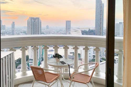 Best river view - newly renovate in great location