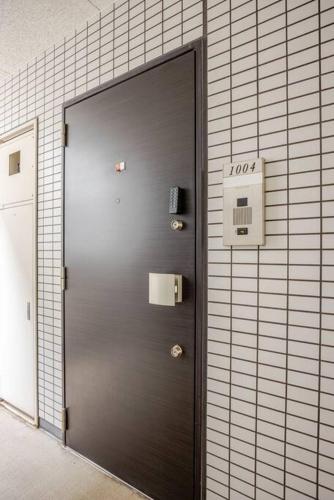 駅徒歩5分 10階 同建物に3部屋有 徒歩1分にスーパーとコンビニ 新宿渋谷に直通