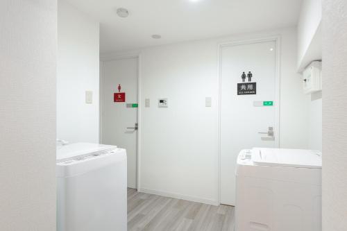 Higashi-Shinjuku 1010