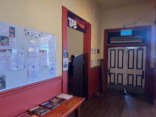 Royal Mail Hotel - Meekatharra in Meekatharra