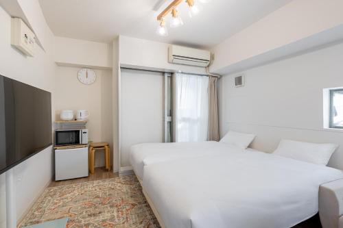 Higashi-Shinjuku 1006