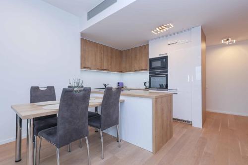 Skypark Tower 3-2 bedroom luxe apartment with free parking, Bratislava (fotografie 10)