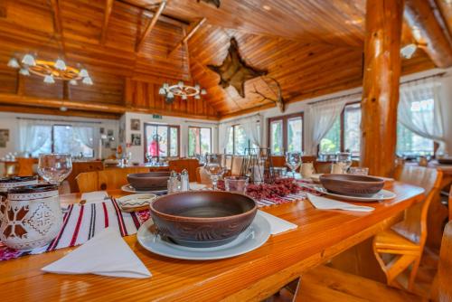 餐厅, Rare Forest Retreat & Spa in 布兰