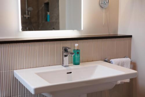 The Malone - image 3