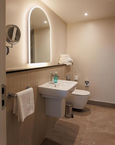 The Malone - image 8