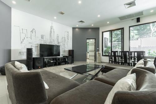 Villa Andre by VillaCarte, Nai Harn Beach (photo 4)