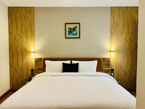 Deluxe King Room room in Hotel One The Mall Lahore