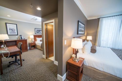 61536407 Hume Hotel & Spa