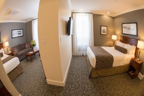 61536410 Hume Hotel & Spa