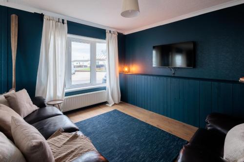 Peaceful Riverside Family Retreat near Solent Meads Golf Centre