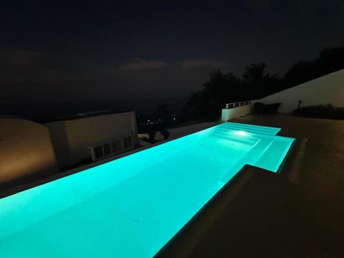 Villa Carpe Diem - infinity pool and stunning sea view