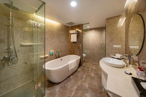 room detail thumbnail 2