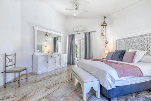 Golfinhos - MAGNIFICENT & SPACIOUS 5 BEDROOM VILLA in Carvoeiro City Center