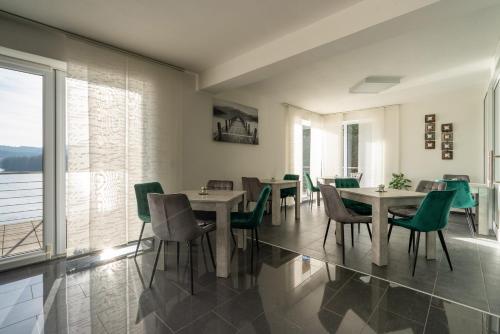 Shared lounge/TV area, Rezidence Sunny Hill in Frymburk City Center