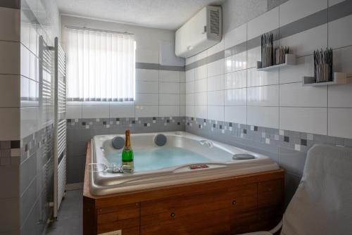 Hot tub, Rezidence Sunny Hill in Frymburk City Center