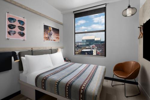 Moxy Houston Downtown - image 5