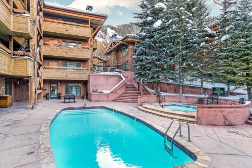 Updated 3BR, 3BA with Pool - Steps to Town, Aspen (fotografie 5)