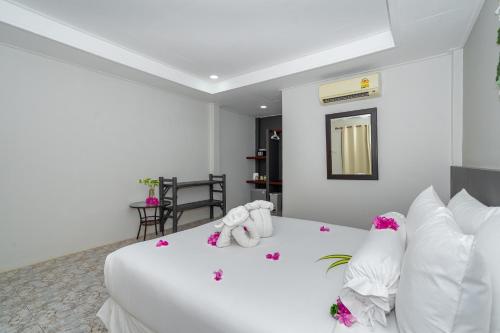 Lanta Beachfront Resort - image 2