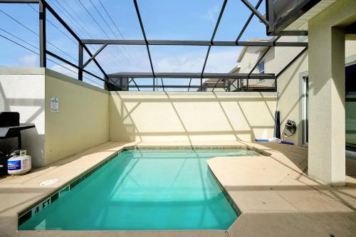 Storey Lake Home: Pool, Gym, Lazy River & near Disney in Kissimmee, USA