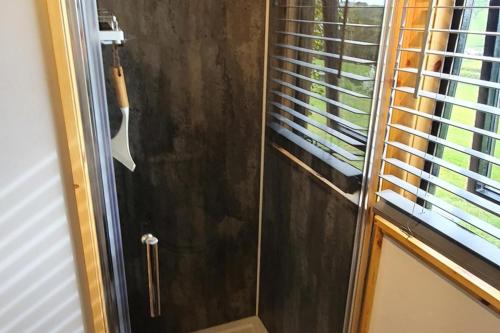 Stunning 1-Bed Cabin on the outskirts of Dumfries - image 10