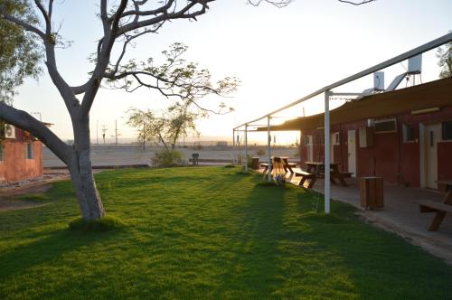 花園, בית ספר שדה חצבה in 哈澤華