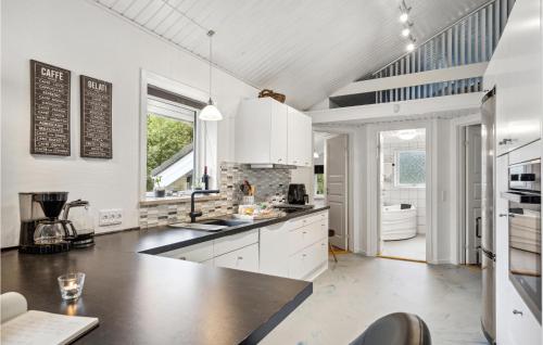 Kitchen, 4 Bedroom Cozy Home In Brovst in Brovst