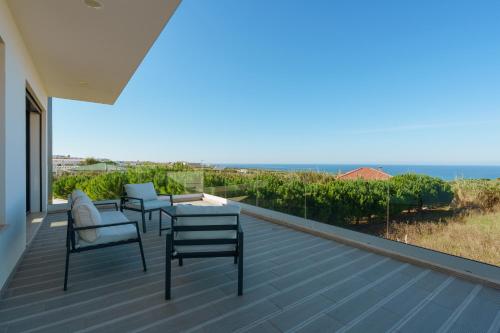 ทัศนียภาพ, Villa Beach and Friends with ocean view in อเรยา บรังกา