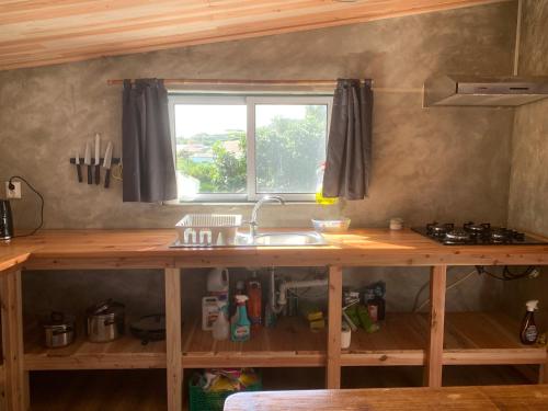 ห้องครัว, House with Forest View in ฟาเซนดา