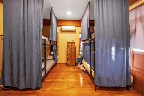 Buzzas @ Pai Chan in Pai