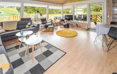 Étterem, Stunning Home In Saltum With Sauna in Gronhoj