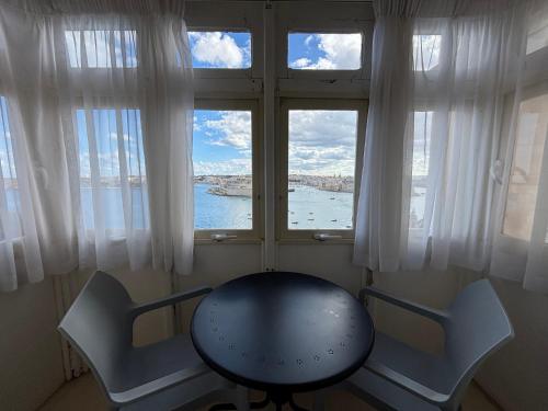 Double or Twin Room with Sea View image 9