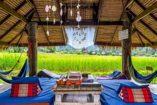 Buzzas @ Pai Chan in Pai